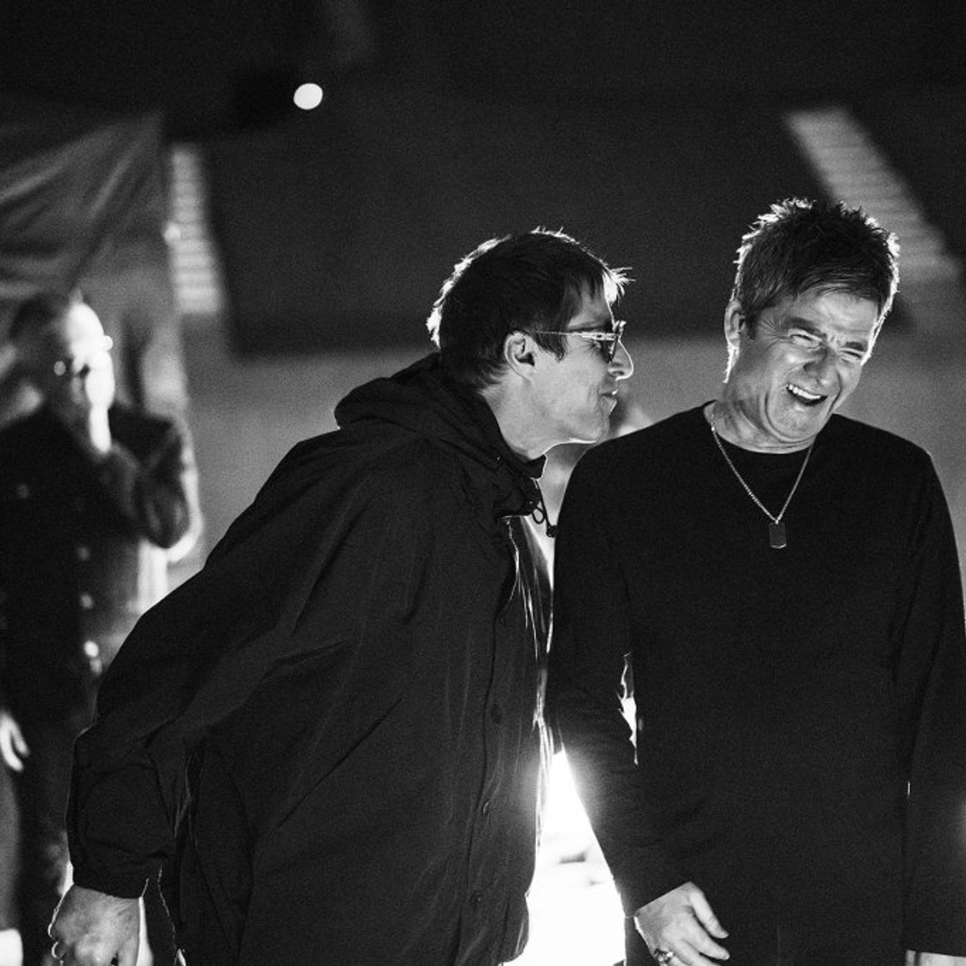 ‘Oasis: Don’t Look Back In Anger’ Captures the Gallagher Brothers Like Never Before: 5 Best Moments episode artwork