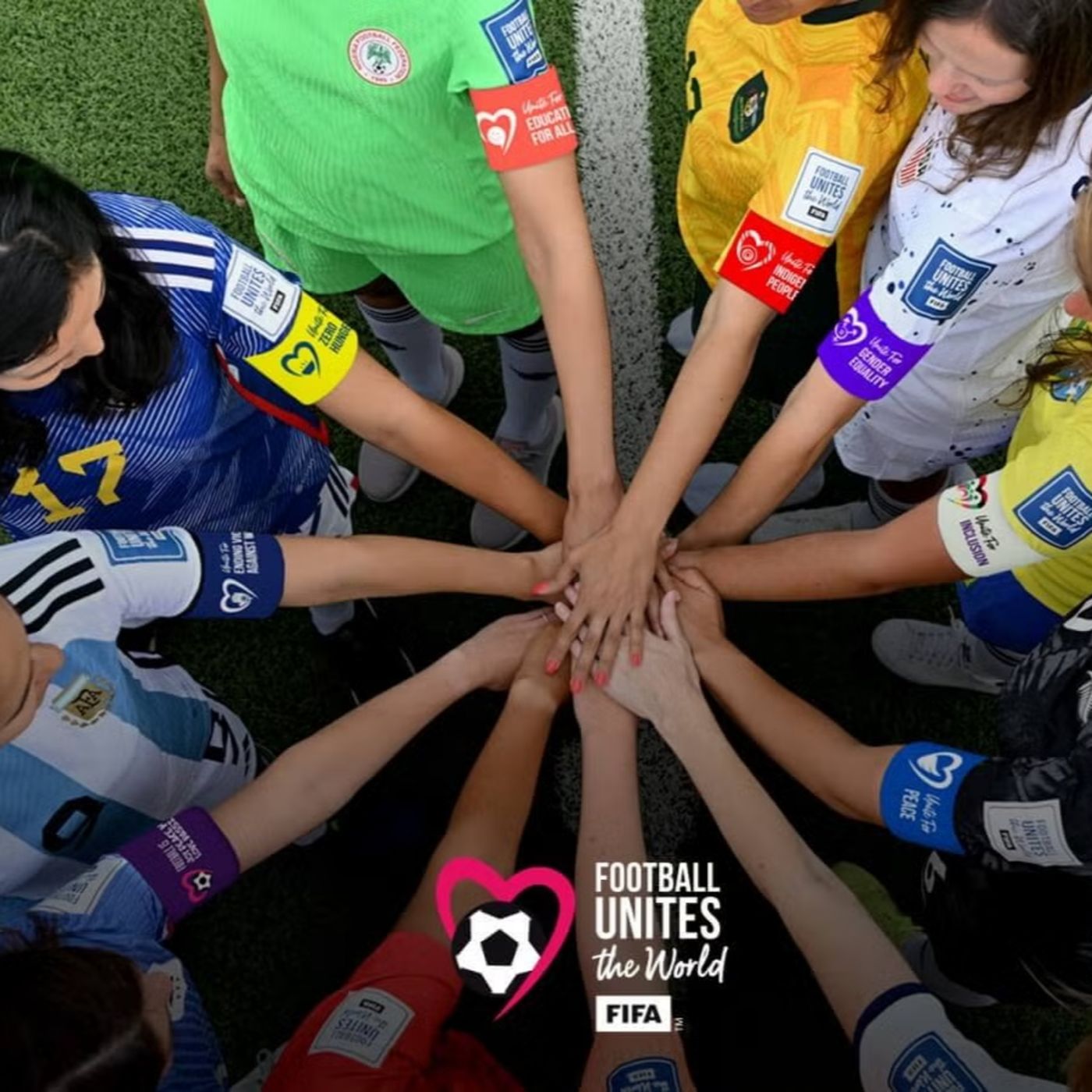 mujeres fifas: moda, pasion y entretenimiento