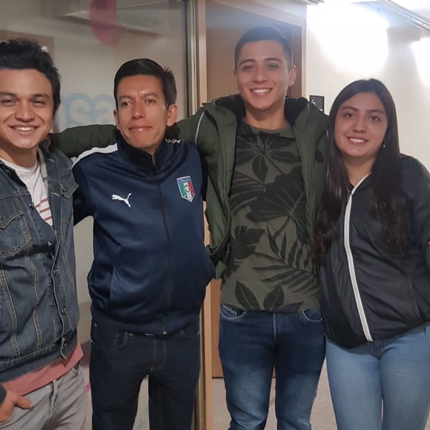 TRIBUNA UR