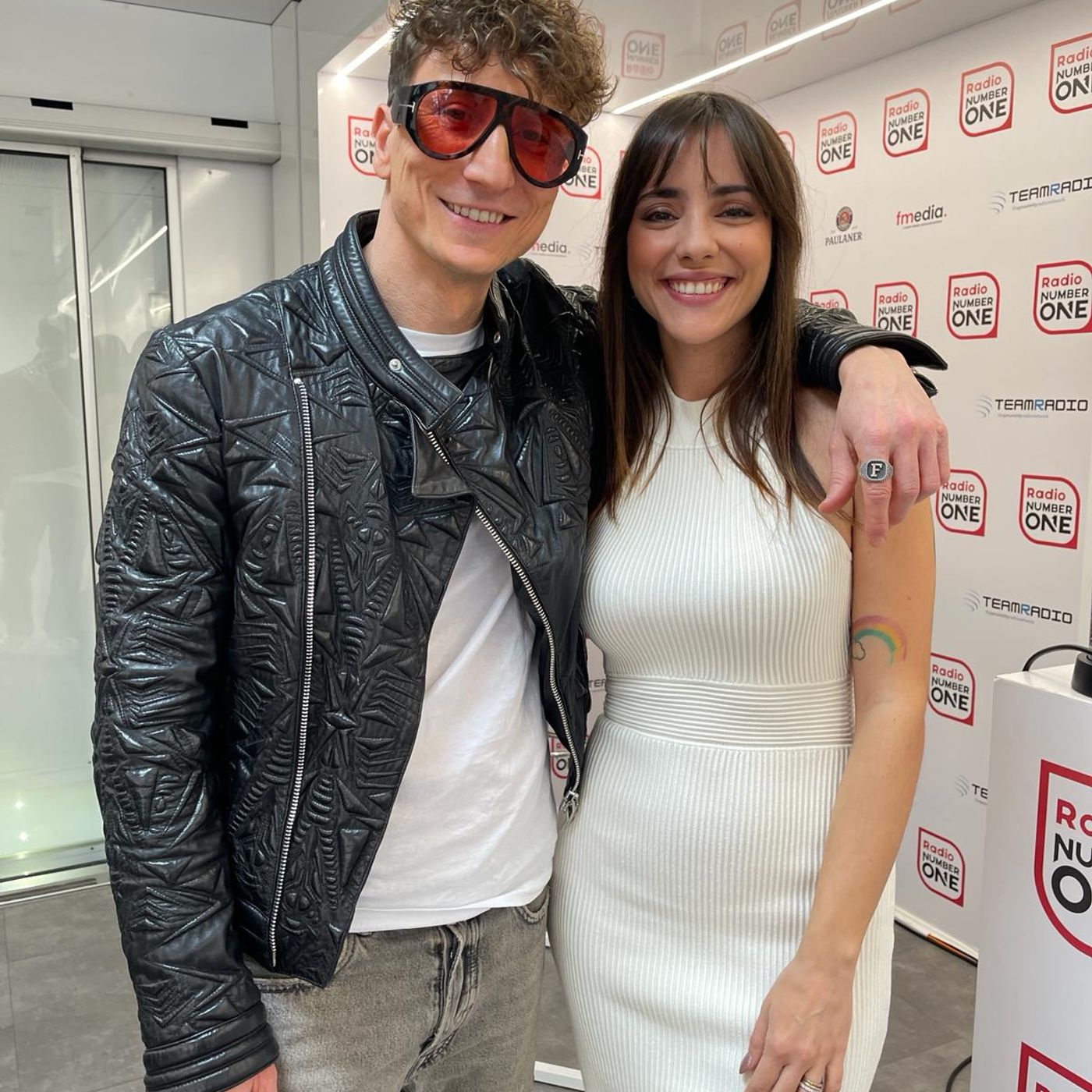 Sanremo 2024, Giulia Penna: «Dal vivo le canzoni sono tutt'altra cosa» episode artwork
