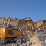 Ascolta il Focus: escavatore cingolato Liebherr R 945 G8, nato per la cava 4.0 e capace di pesare “al volo”