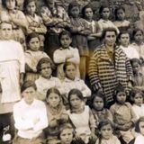 Maestras I: Pioneras, primera alcaldesa y primer texto escolar en gallego