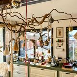Albero sospeso per addobbare casa per Natale