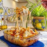 La pasta al forno con cavolfiore filante e gratinata