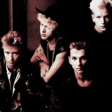 Depeche Mode. Parliamo della band synth-pop britannica e della loro hit - dal sound non elettronico -, "Somebody" del 1984.