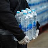 Crisi in Iran: aumenta il prezzo dell’acqua in bottiglia