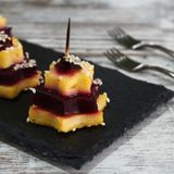 Alberi di polenta e barbabietola, antipasto.