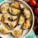 Melanzane farcite al forno: morbide, gustose e filanti