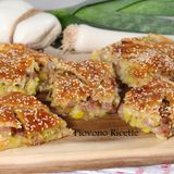 Rustico di sfoglia con porri patate e salsiccia