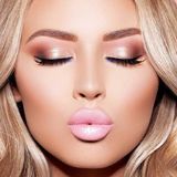 #ce Tradito dal Make-up!?