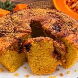 Ciambellone alla zucca con marmellata e noci – Soffice e profumato