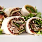 Rotolini di piadina bresaola e sgombro: ricetta sfiziosa con le piadine