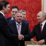 U.S. officials in Moscow with new proposal to end Russia-Ukraine war
