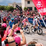Il Giro fa tappa a Vicenza, “scappa” e poi domenica  sale ad Asiago per la maxi tappa da 219 km