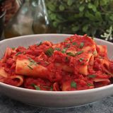 Pasta al sugo di calamari