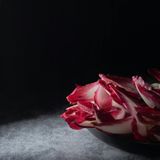 Radicchio Rosso: Come Consumarlo al Meglio per Difese Forti, Metabolismo Attivo e Linea Leggera