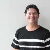 The former Ironman who invited everyone to the beach