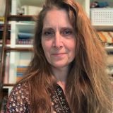 The amazing Ohio author/buyer/seller of vintage fabrics Kira Hartley is my very special guest!