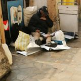 A Vicenza 333 alloggi pubblici sfitti, ira delle opposizioni. Selmo: “Vergogna, la gente dorme in strada”