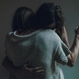 Poesía erótica con voz. Poesía erótica recitada.  Tus piernas, un poema con voz de Juan Barja