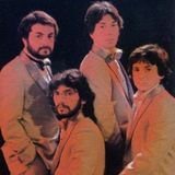 I Santo California. Il complesso, con l'esordio discografico nel '74 ottenne subito grande successo, con la melodica e romantica, "Tornerò"