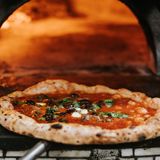Pizzeria abusiva nel giardino dell’azienda agricola e dipendenti in nero: scatta la multa
