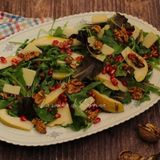 Insalata autunnale con pere noci e Parmigiano