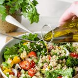 Ringiovanire il cervello a tavola: la dieta mediterranea come alleata della mente