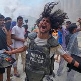 I giovani scuotono l'Asia dalla crisi politica thai alle rivolte in Nepal ed Indonesia .