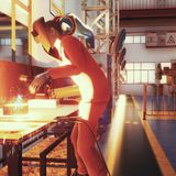 Virtual Reality in Training: Pioneering the Future of Learning | Simulanis