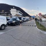 Ponte e code. Primo weekend di sci ed è già paralisi: “Impossibile vivere così”