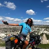 Pedalando contro il bullismo: il giro del mondo di Simone Avataneo