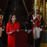 El editorial de Carlos Cuesta: El sanchismo se desmarca de las democracias liberales y no apoya la intervención en Irán
