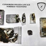 Blitz antidroga della Polizia Locale, arrestato 23enne con 200 grammi di hashish