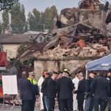 Arrestati i tre fratelli per l’esplosione in un casolare. Morti tre carabinieri