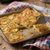 Schiacciata di zucchine: sottile, croccante e pronta in pochi minuti