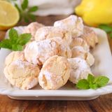 Biscotti al limone senza farina né burro: pronti in 10 minuti con una ciotola.