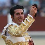 Al Alimón: Morante no está y Talavante corta "una oreja barata" a un toro de casi 700 kg