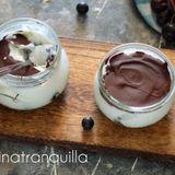 Coppette di yogurt al kefir e uva