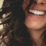 Sorridi di Alda Merini