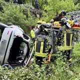 Auto “vola” nel torrente in secca dal tornante in Val Frenzela. Salvo ma ferito un 59enne