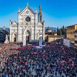 Firenze, folla al corteo antifascista. Schlein in piazza con Landini e Conte