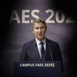 Las Noticias de La Mañana: Las encuestas sitúan al PP en cabeza pero perdiendo votos en favor de Vox