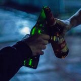 Vecinos del Puerto de Sevilla denuncian el abandono institucional frente a los macrobotellones