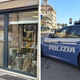 Rubate monete preziose e francobolli per centinaia di migliaia di euro in un negozio di filatelia