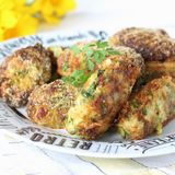 POLPETTE DI ZUCCHINE E FETA croccanti fuori e morbide all'interno