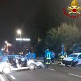 Frontale fra due auto nella notte a Belvedere: quattro feriti