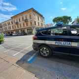 Rubano un paio di occhiali da un negozio: individuati e denunciati grazie alla videosorveglianza