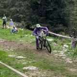 Cade durante le prove di una gara di downhill: grave un 27enne
