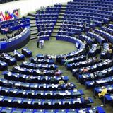 Stretta del Parlamento Ue sull’Intelligenza artificiale: via libera all’AiAct